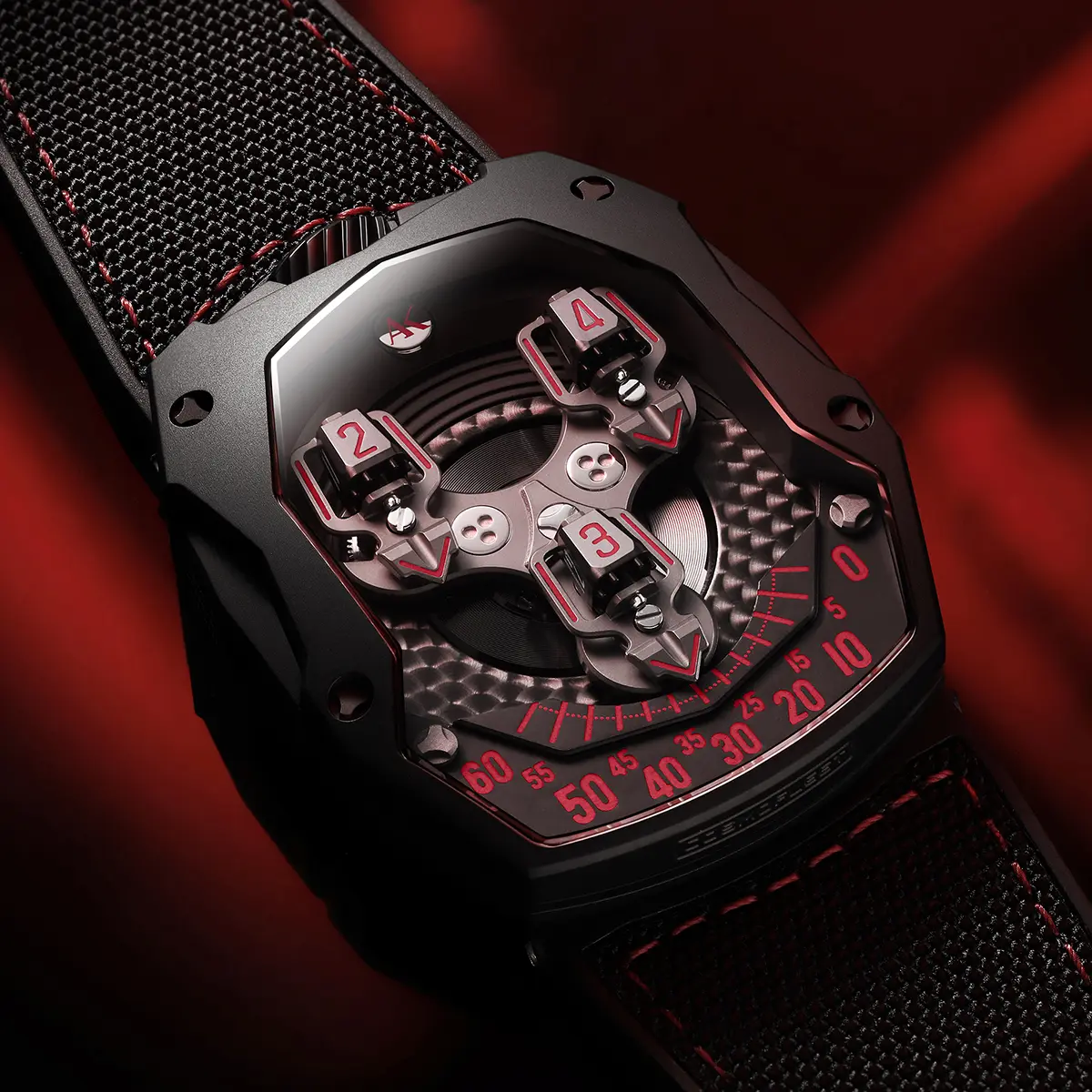 Bộ vỏ đồng hồ được gia công từ hợp kim Titan cấp hàng không vũ trụ