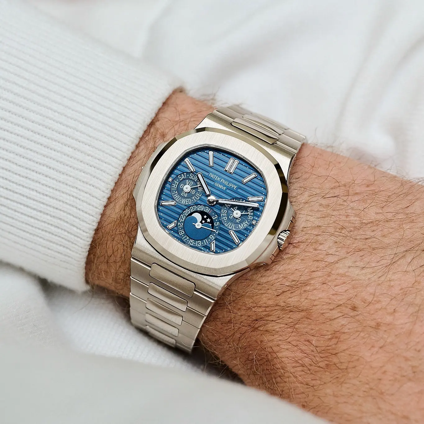 Patek Philippe nổi tiếng với các cỗ máy phức tạp, thiết kế tinh xảo và chất lượng