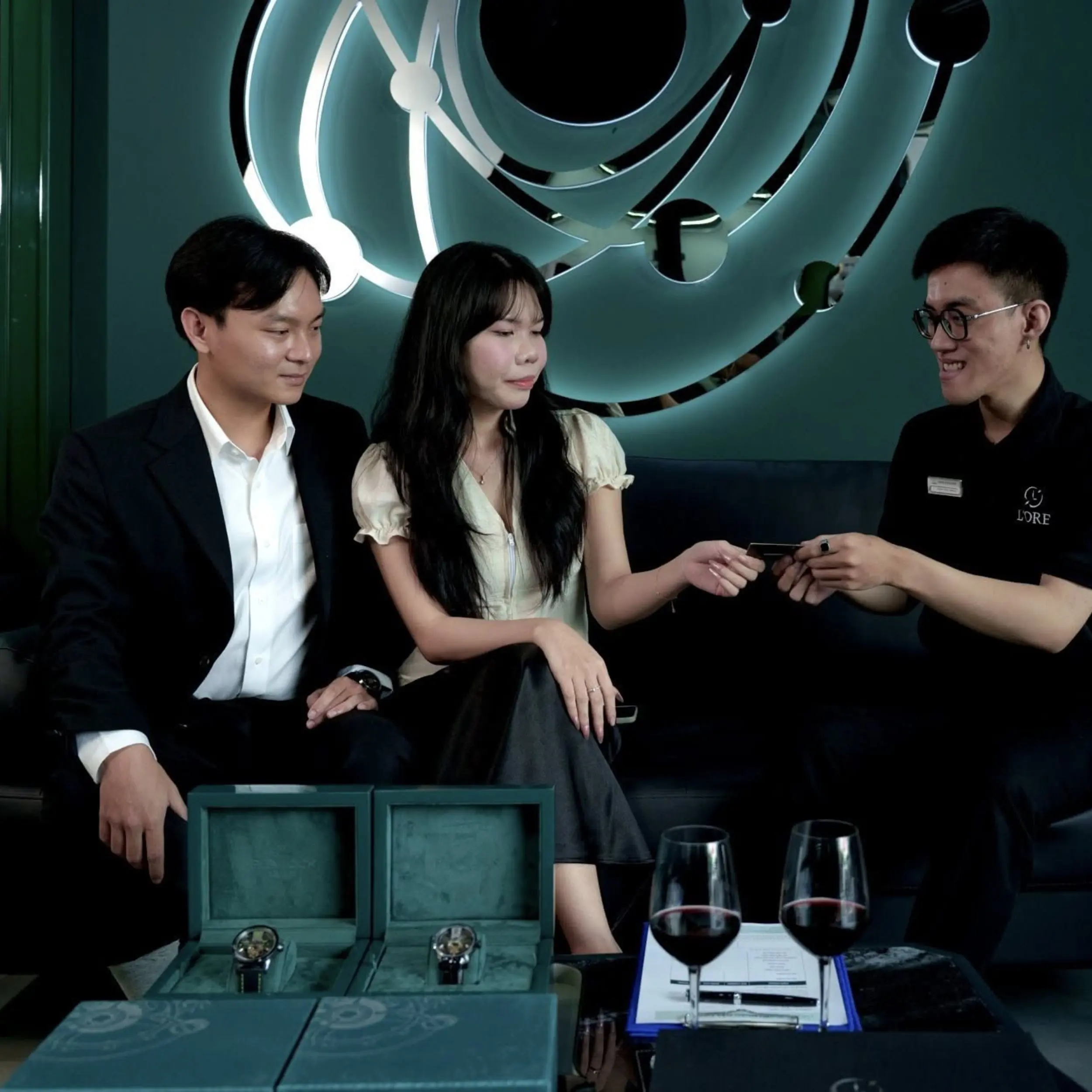 Mua đồng hồ đôi cao cấp ở đâu uy tín? L'ORE Watch