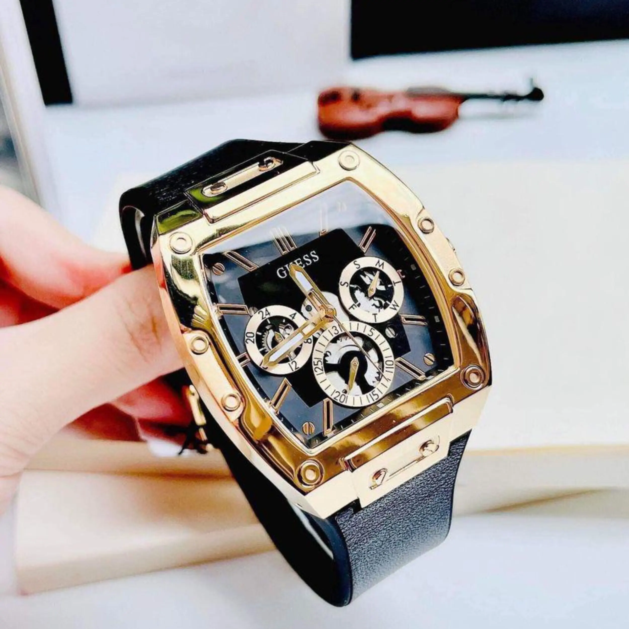 Đồng hồ Guess nam hướng đến những người đàn ông hiện đại, năng động