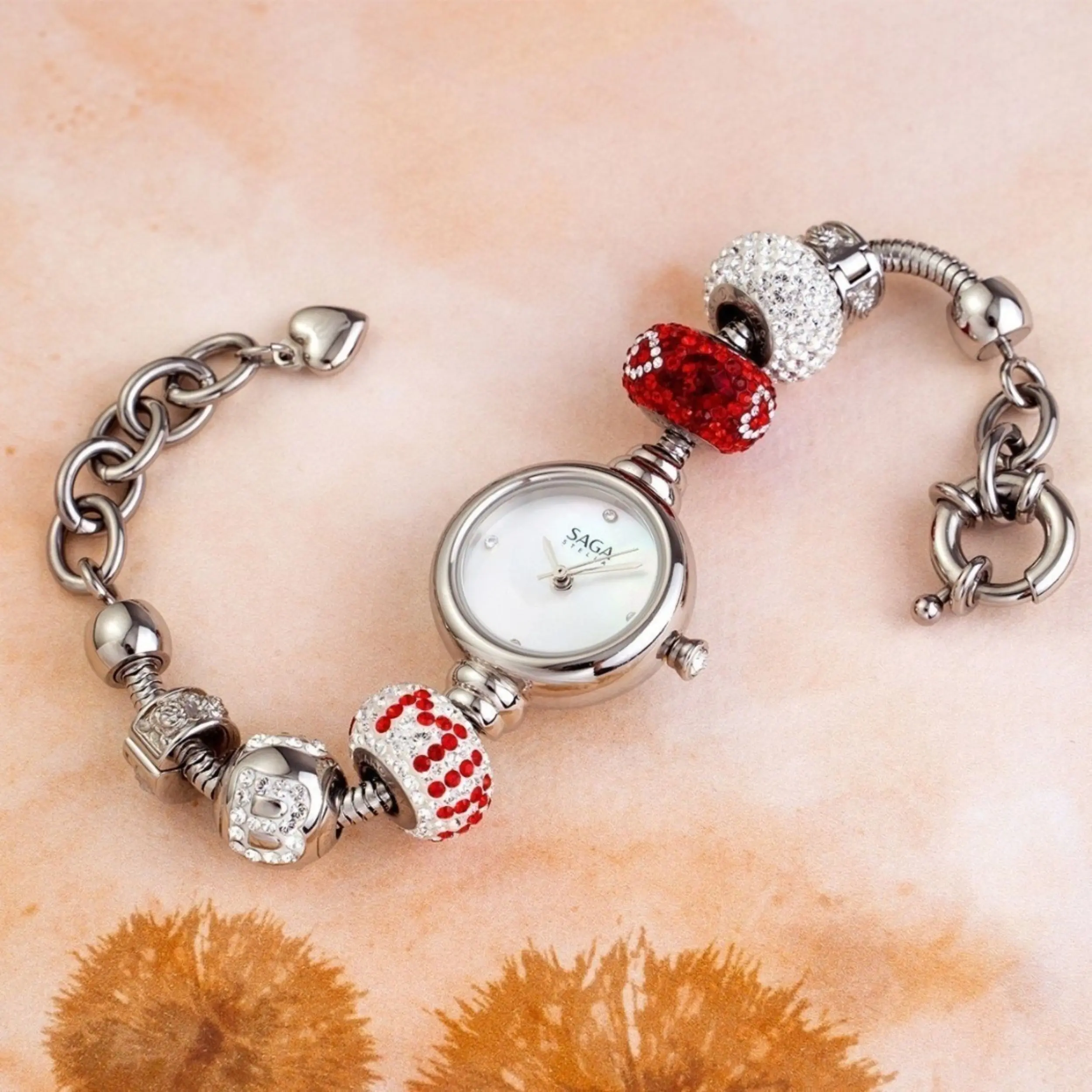 Charm là một dạng phụ kiện trang sức nhỏ