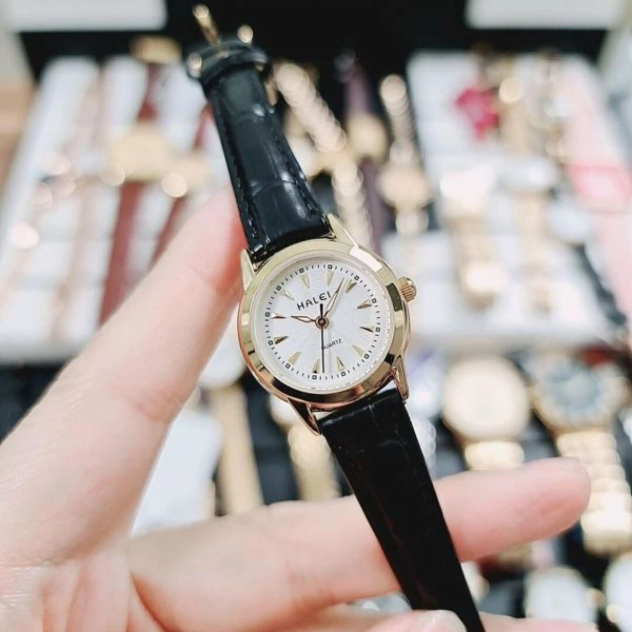 Đồng hồ Halei đa dạng mẫu mã và phong cách thiết kế