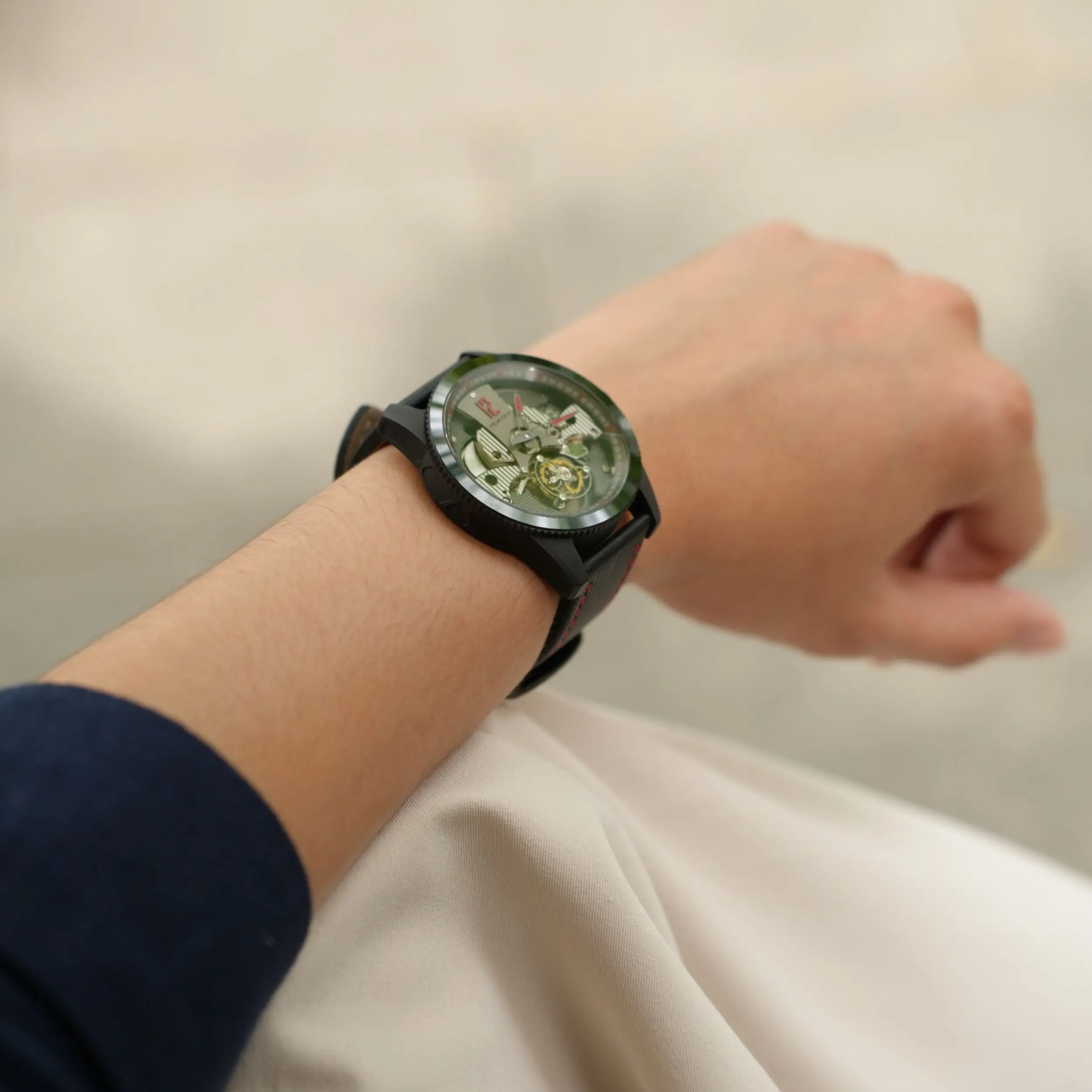 Giá bán của Peacock Watch khá đa dạng