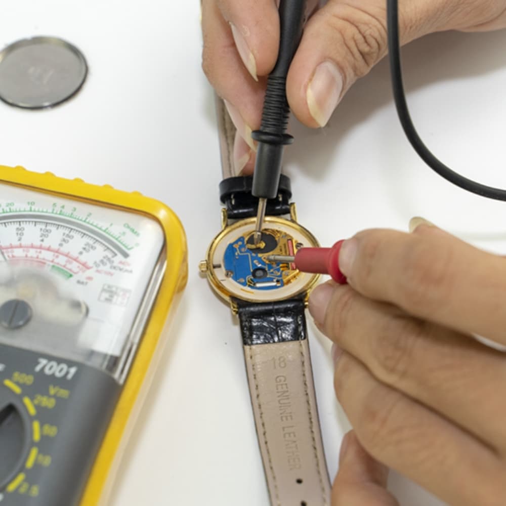 Vệ sinh định kỳ khi sử dụng đồng hồ Elio