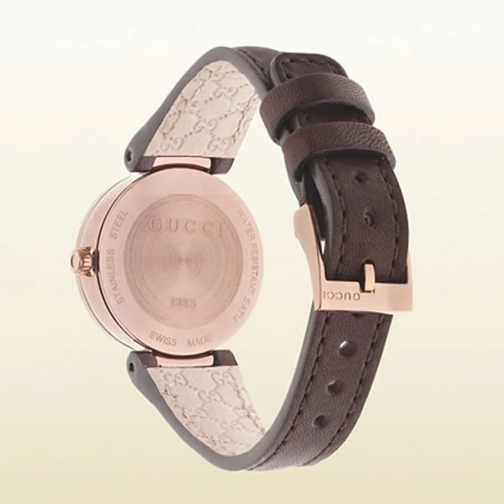 Mỗi đồng hồ Gucci có serial riêng để xác minh nguồn gốc
