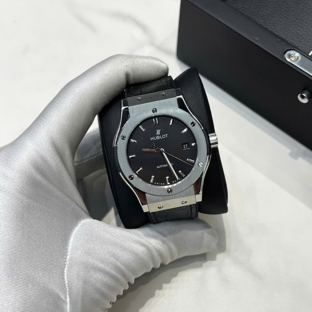 Đồng hồ Hublot chính hãng thật có độ mềm mại khi vận hành