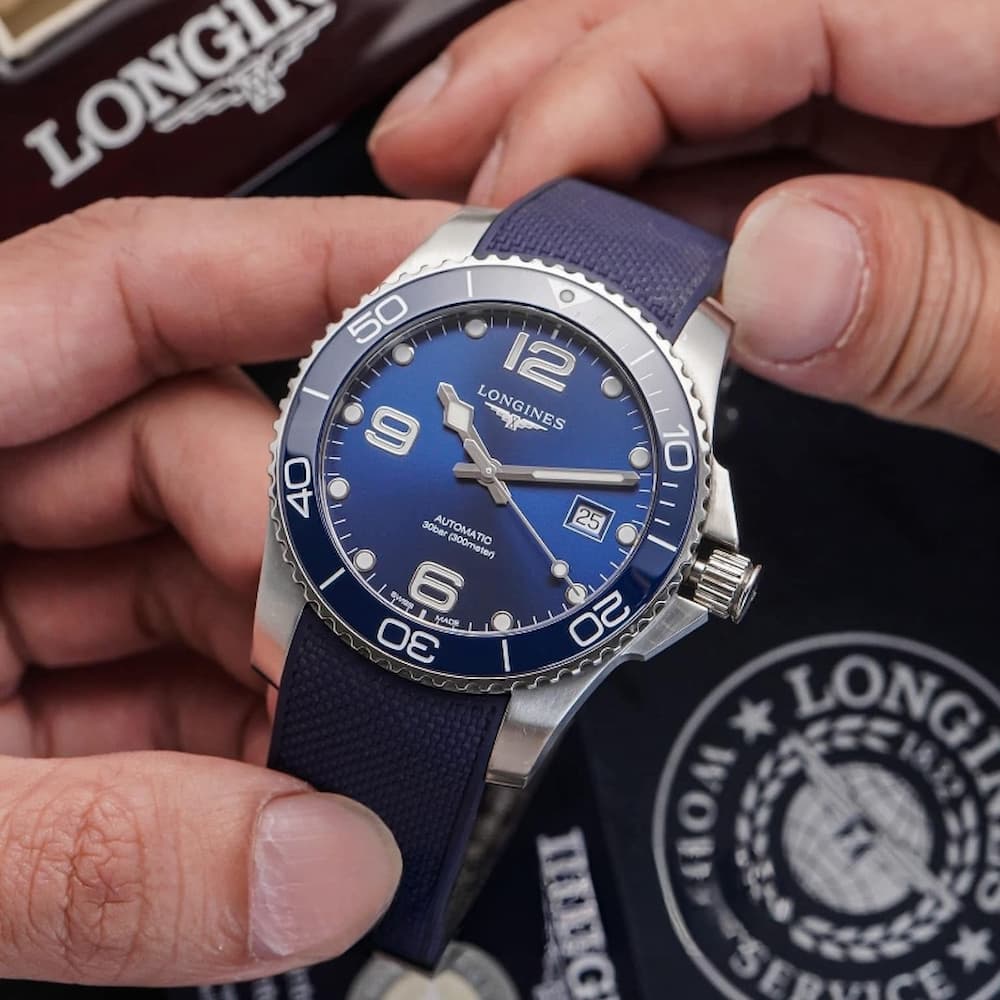 HydroConquest là đồng hồ thể thao lặn biển với bezel ceramic chống trầy