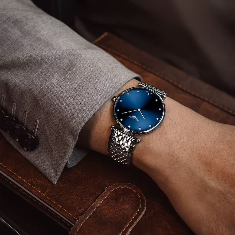 Longines La Grande Classique có thiết kế siêu mỏng thanh lịch chỉ 4.5–5mm