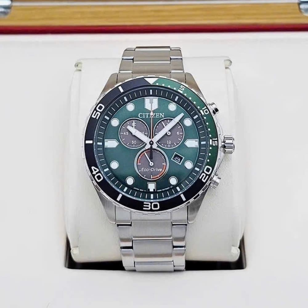 Đồng hồ Quartz năng lượng ánh sáng Eco-Drive tiết kiệm pin